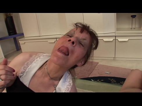 ❤️ Du dapîr û bapîrekî wan sê kes in Pornoya spehî li me ku.passionfeverspot.ru ❌️